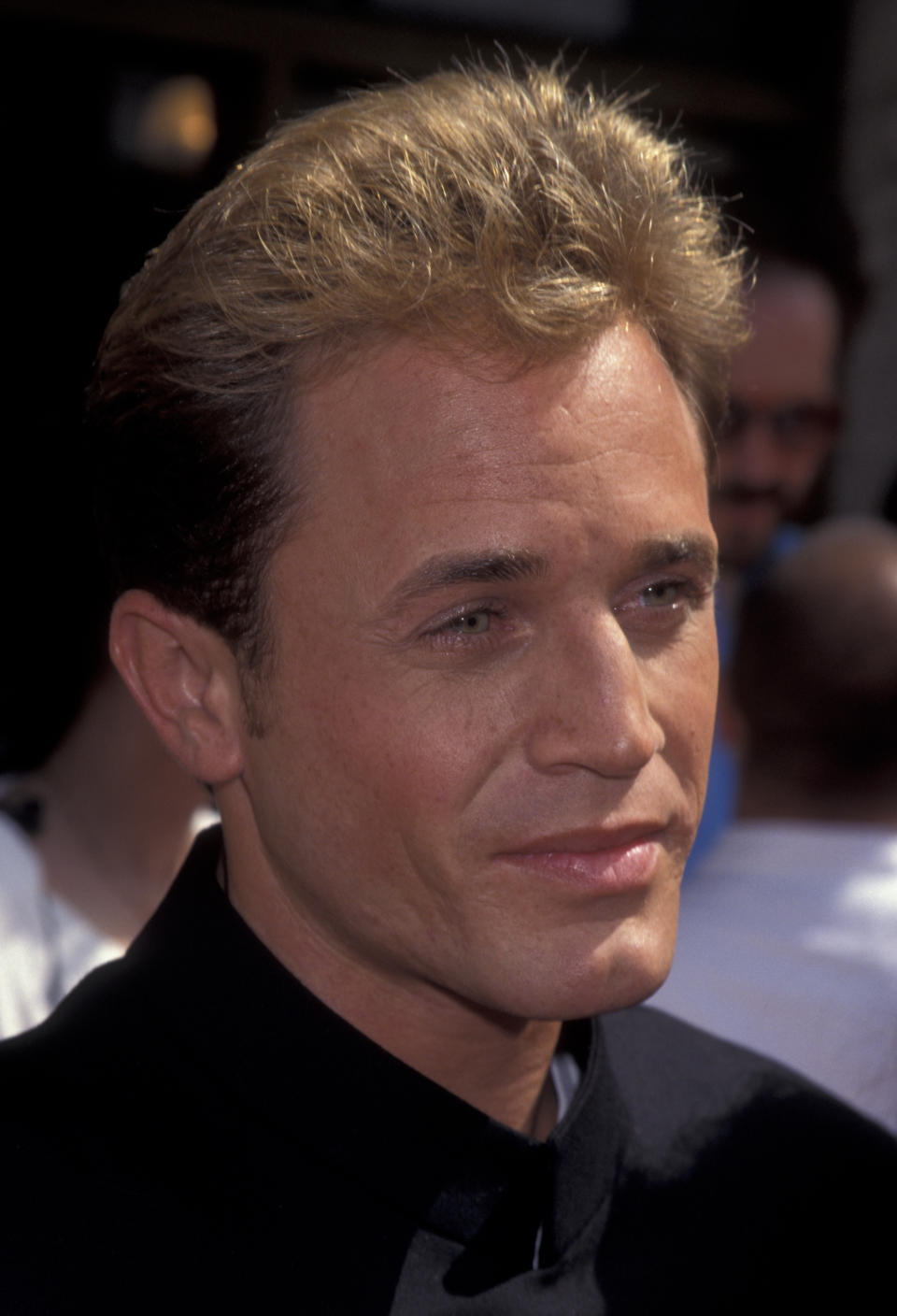 David Yost, el Power Ranger azul, vivió un martirio por su homosexualidad, sufriendo bullying en el set y sometiéndose la terapia de reconversión sexual (Foto de Ron Galella, Ltd./Colección Ron Galella vía Getty Images)