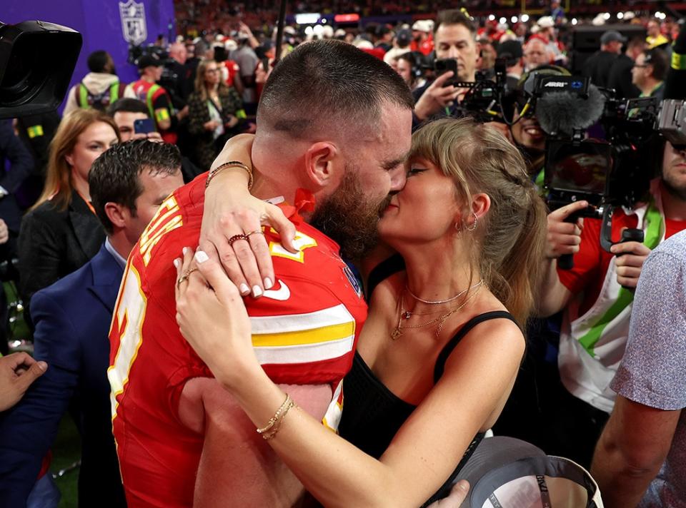 Travis Kelce, Taylor Swift