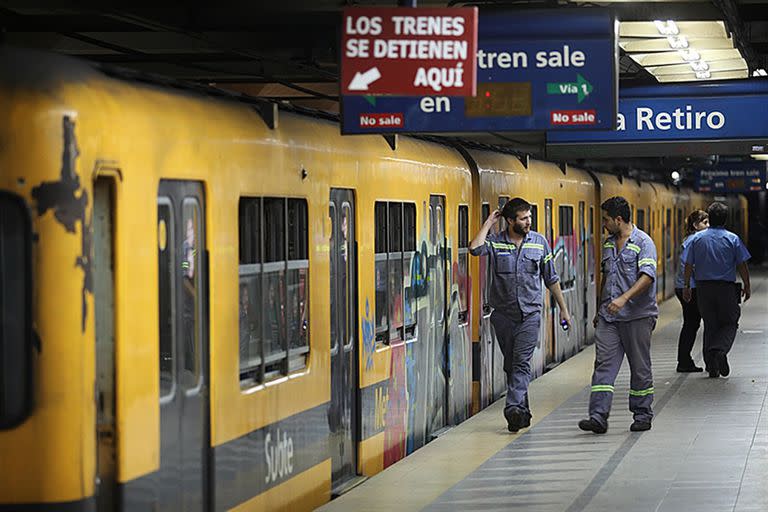 Los metrodeleados piden la apertura de una mesa paritaria, además de una reducción del horario laboral