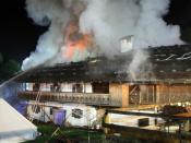 Das Feuer war mitten in der Nacht im ersten Stock des ausgebauten Bauernhauses ausgebrochen. Foto: Ferdinand Farthofer/aktivnews/dpa