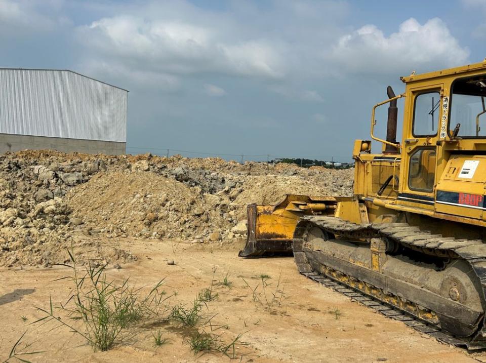 後壁菁寮興建蛋雞場案，經市府勘查發現業者違規使用營建剩餘土石方回填基地。（民眾提供）