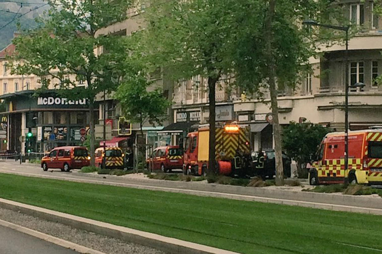 Customers were evacuated from a McDonald's restaurant in Grenoble after an 'explosion' was reported: @thomasperotto