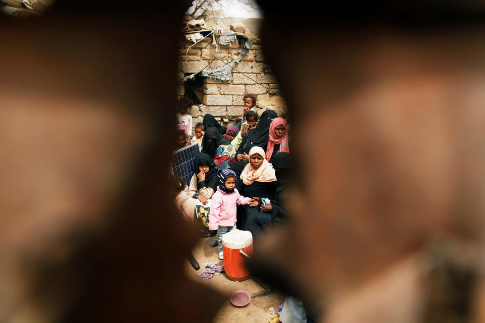 <p>People displaced from the Red Sea port city of Hodeidah sit at a shelter in Sanaa, Yemen July 18, 2018. (Photo: Khaled Abdullah/Reuters) </p>