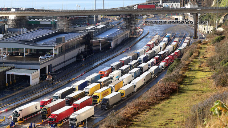 Nach einem ruhigen Jahresbeginn kehrt der Frachtverkehr auf dem Kanal zu einem normalen Niveau zurück. Foto: dpa