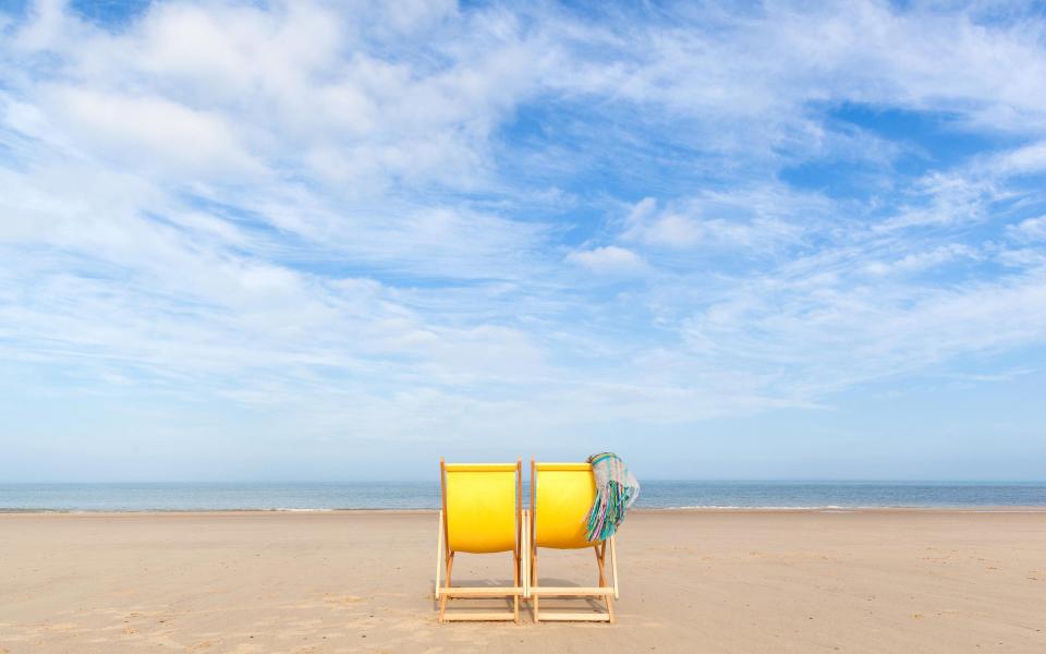 Bacton coastline uk summer heatwave hot weather 2022 alternatives busy uk beaches busiest quiet - Getty