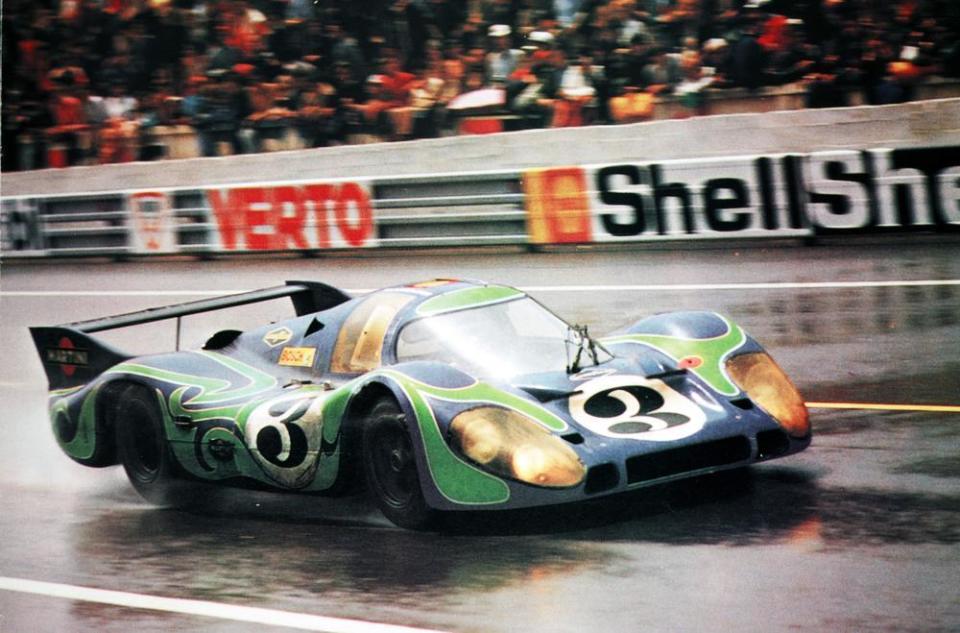 Anatole Lapine 於1969年4月受聘為保時捷當時的新任首席設計師。隔年，他為保時捷 917 車身噴上綠色和紫色的波浪，營造出迷幻的效果。