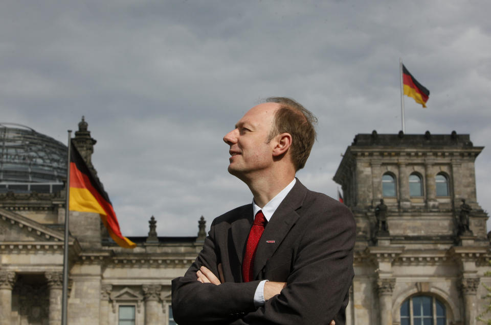 Auch Satiriker Martin Sonneborn hat sich als politischer Fallensteller bewährt (Bild: AP Photo/Franka Bruns)