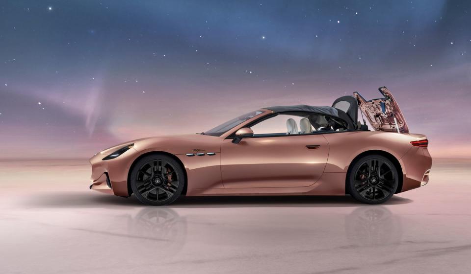 2025 maserati grancabrio folgore