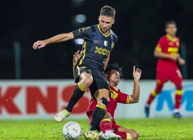 Luciano Guaycochea es primo de los Mac Allister y está jugando en el Perak de Malasia