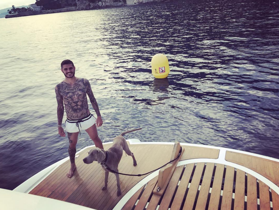 <p>Coco Icardi, la mascota de la familia, también se embarcó en el yate. Vale destacar que Coco tiene su propia cuenta de Instagram… ¡con más de 36 mil seguidores! </p>