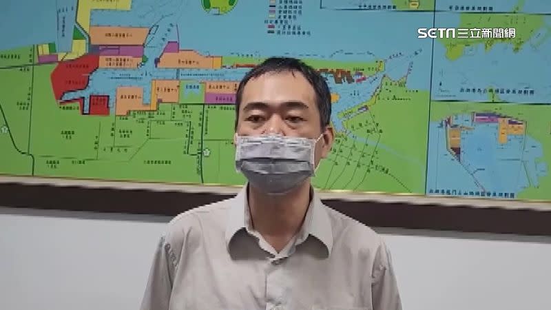 高雄港務分公司處長林文意表示，取得拍定證明及點交後將委外拆除。