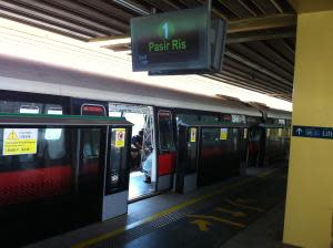 Commuters are taking to Twitter to vent their frustrations. (Yahoo! photo)