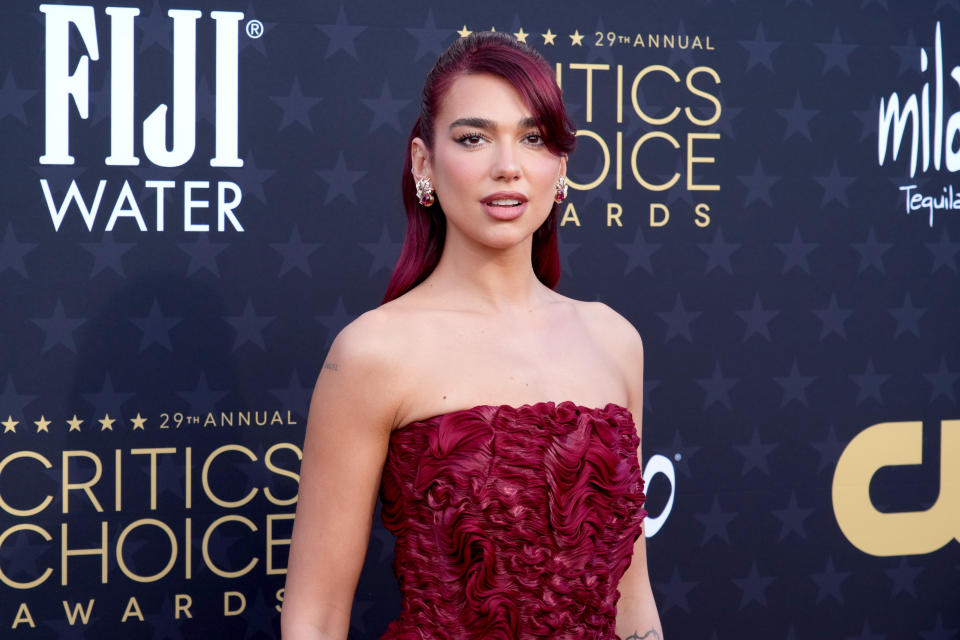 dua lipa critics choice awards