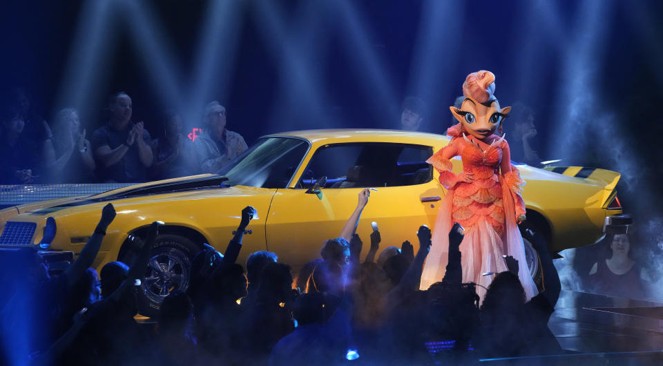 THE MASKED SINGER: Goldfish in THE MASKED SINGER “Transformers Night” episode airing Wednesday, April 10 (8:00-9:02 PM ET/PT) on FOX. CR: Michael Becker / FOX. ©2024 FOX Media LLC.