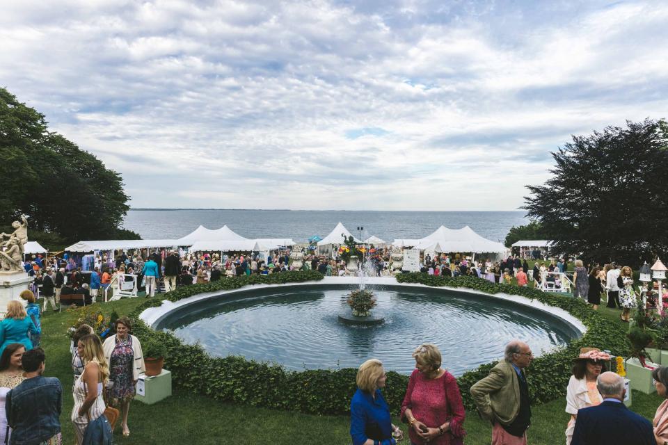 <p>Rosecliff may be known as a summer "cottage," but the mansion would never be confused for a tiny house. This year, the <a rel="nofollow noopener" href="https://www.newportmansions.org/events/newport-flower-show" target="_blank" data-ylk="slk:23rd annual Newport Flower Show;elm:context_link;itc:0;sec:content-canvas" class="link ">23rd annual Newport Flower Show</a>'s theme was "Cottages: Smart and Small." The oceanfront lawn featured a village of four tiny houses and accompanying gardens - a nod to the nationwide trend of downsizing.</p>
