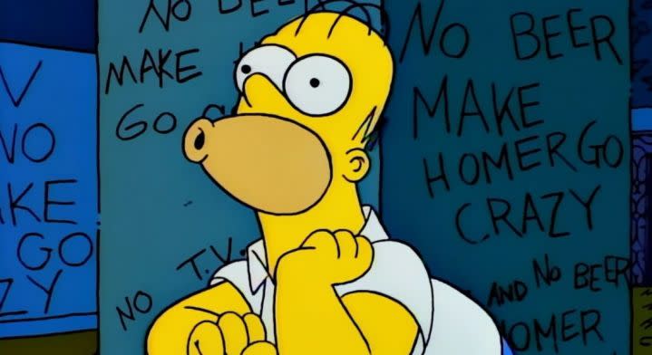 Homer goes crazy in the Shining Treehouse of Horror