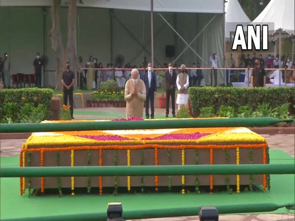 PM Modi paying floral tributes to Lal Bahadur Shastri in Delhi on Saturday. (Photo/ANI)