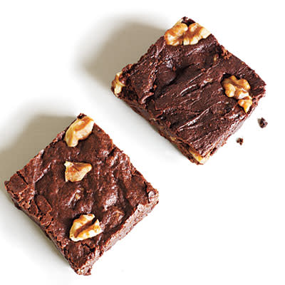 Classic Fudge-Walnut Brownies