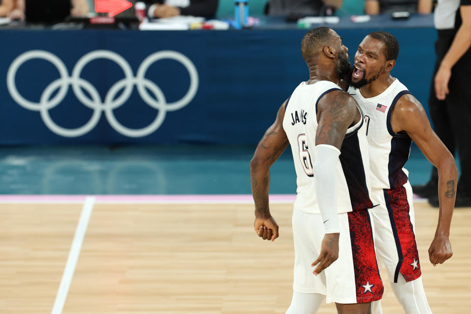 Lebron James（圖左）與Kevin Durant。（Photo by Arturo Holmes/Getty Images）