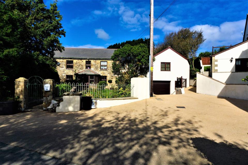 <p>'We love Poldark and Doc Martin as much for the stunning seascapes and landscapes as the characters and storylines, and this substantial and versatile detached four-bedroom farm house is a fantastic opportunity to set up home not far from where they were filmed,' say Purplebricks. </p><p>This property is currently on the market for £800,000 with <a href="https://www.purplebricks.co.uk/property-for-sale/7-bedroom-detached-house-newquay-1050186#/" rel="nofollow noopener" target="_blank" data-ylk="slk:Purplebricks;elm:context_link;itc:0;sec:content-canvas" class="link ">Purplebricks</a>. </p>