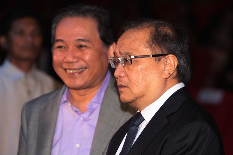 TV5 President and CEO Atty.Ray Espinosa with TV5 Chairman Manny V. Pangilinan (George Calvelo/NPPA Images)