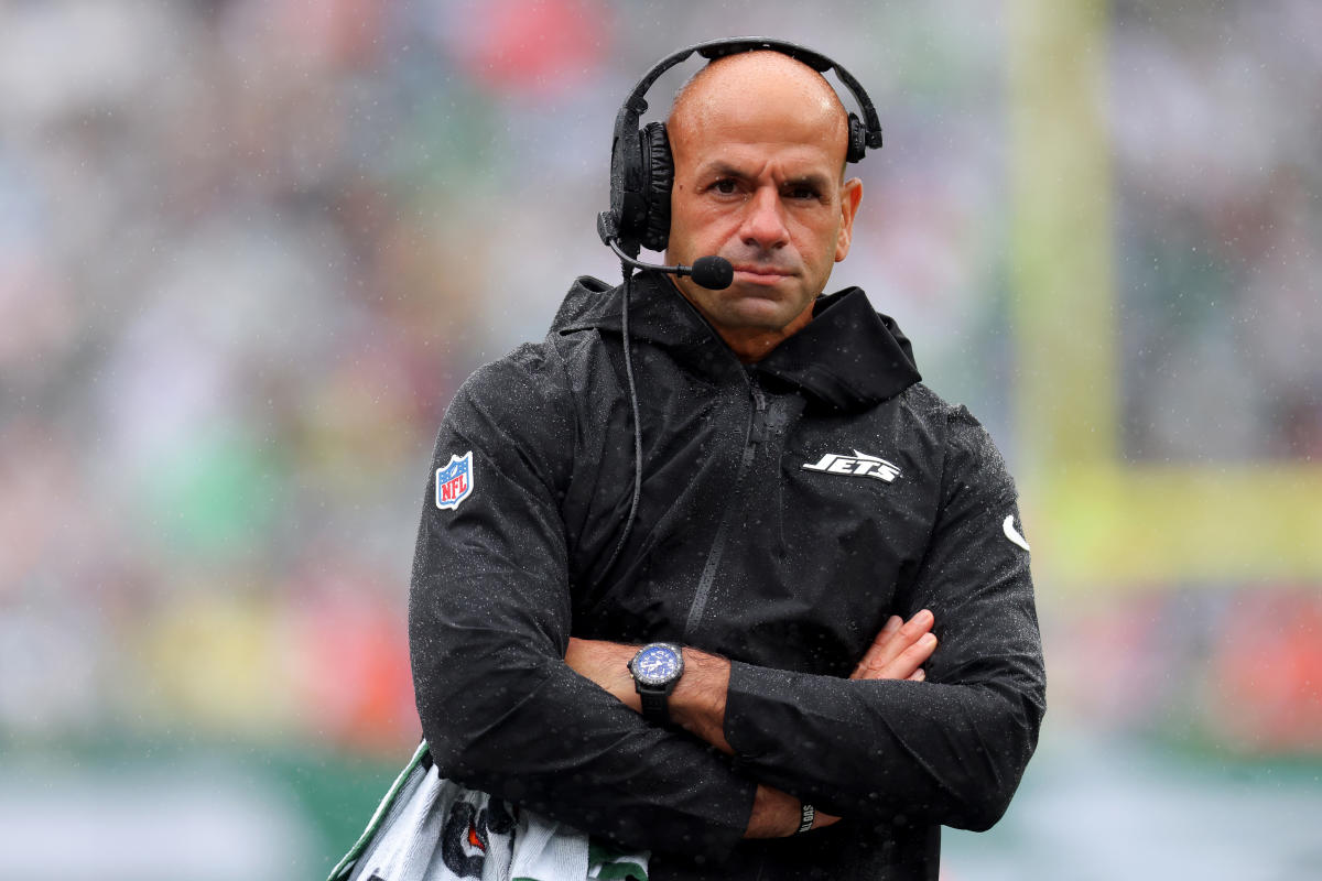 Jets fire head coach Robert Saleh, who thanks fans, players, coaches in heartfelt statement