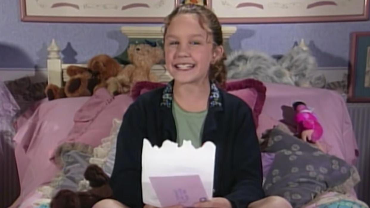  Amanda Bynes in an All That "Ask Ashley" sketch 