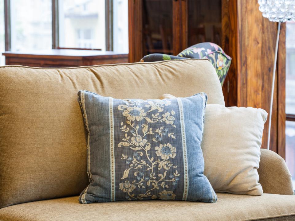 throw pillows couch