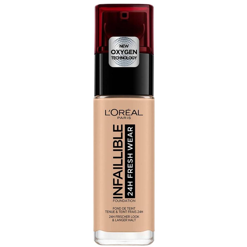 2) Makeup Infallible 24HR Fresh Wear Foundation