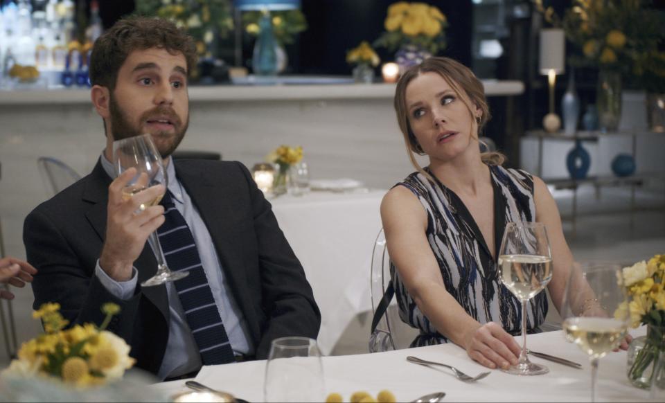THE PEOPLE WE HATE AT THE WEDDING, from left: Ben Platt, Kristen Bell, 2022. &#xa9; Amazon Prime Video /Courtesy Everett Collection
