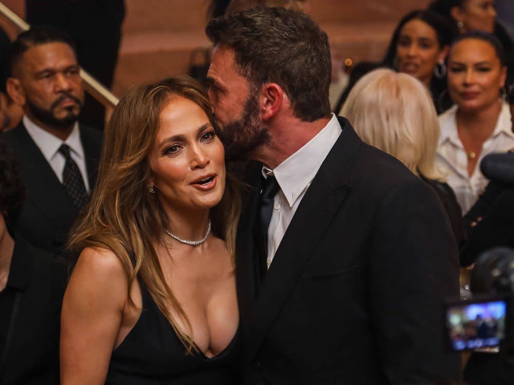 Jennifer Lopez und Ben Affleck auf einer Veranstaltung. (Bild: imago/Cover-Images)