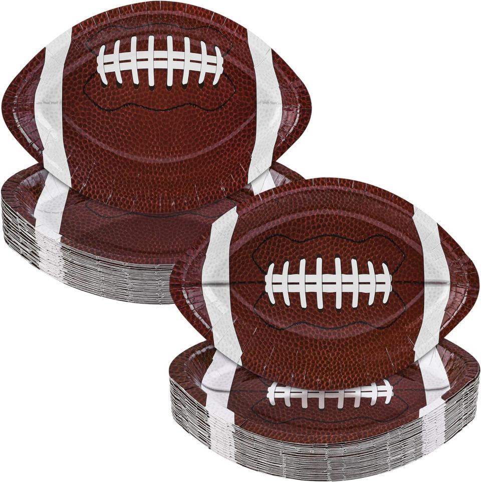 durony 50 Pieces Football Paper Plates