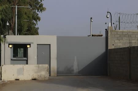 The entrance of the compounds of the U.S. embassy is pictured in Tripoli July 26, 2014. REUTERS/Hani Amara