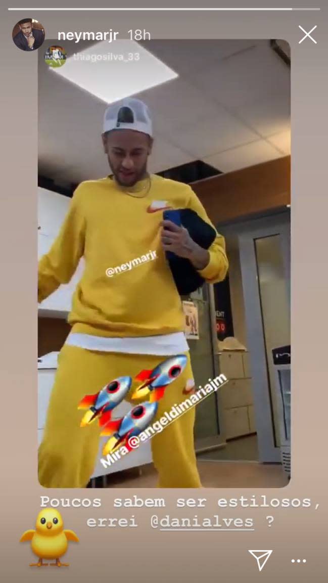 Este es el look de Neymar por el que Thiago Silva se le ha burlado. <a href="https://www.instagram.com/thiagosilva_33/?hl=en" rel="nofollow noopener" target="_blank" data-ylk="slk:Foto: Thiago Silva/Instagram;elm:context_link;itc:0;sec:content-canvas" class="link ">Foto: Thiago Silva/Instagram</a>