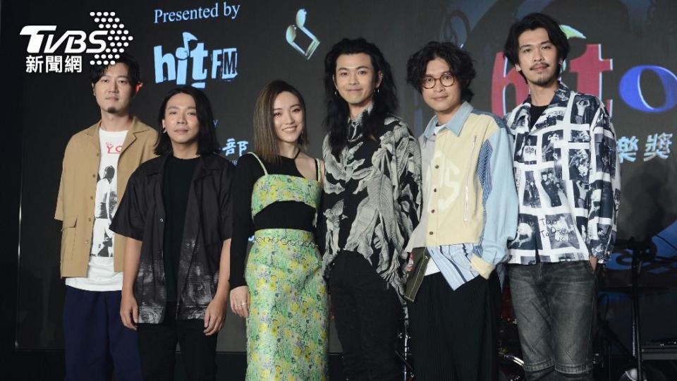 閻奕格及麋先生以演唱方式揭曉「2021 hito年度十大華語歌曲」獎項。（圖／許方正攝）