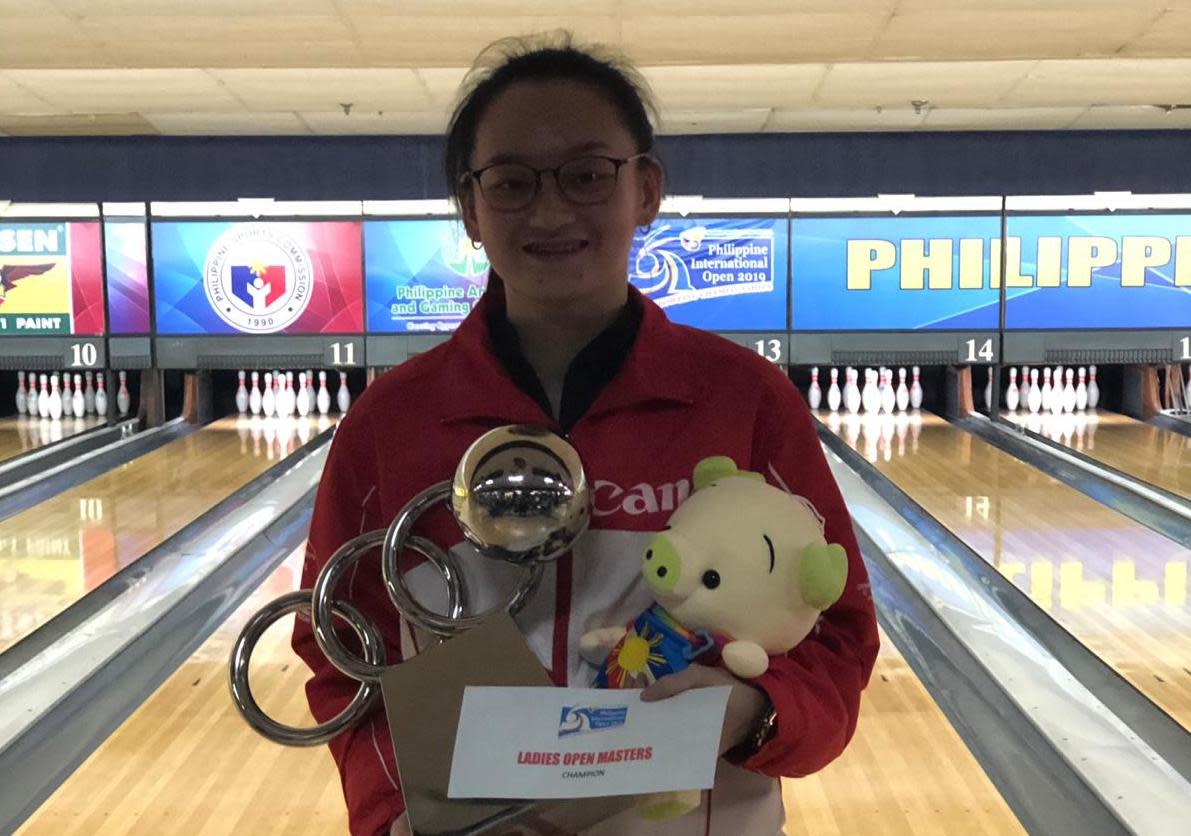 Singapore's national training squad bowler Amabel Chua wins her first international title at the Philippine Open in Manila. (PHOTO: Singapore Bowling Federation)