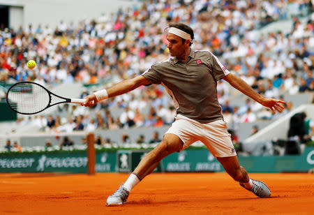 Tennis - French Open - Roland Garros, Paris, France - May 26, 2019 Switzerland's Roger Federer in action during his first round match against Italy's Lorenzo Sonego REUTERS/Kai Pfaffenbach