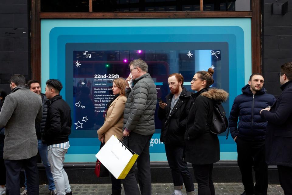 Shoppers seeking a Black Friday deal in 2018 (Getty Images)