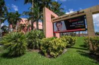 Fotografía de un anuncio sobre el homenaje al cantante José José, este domingo en el Miami Dade Auditorium, en Miami, Florida (EE.UU.). José José murió el pasado 28 de septiembre en un hospital de Miami. EFE/Giorgio Viera