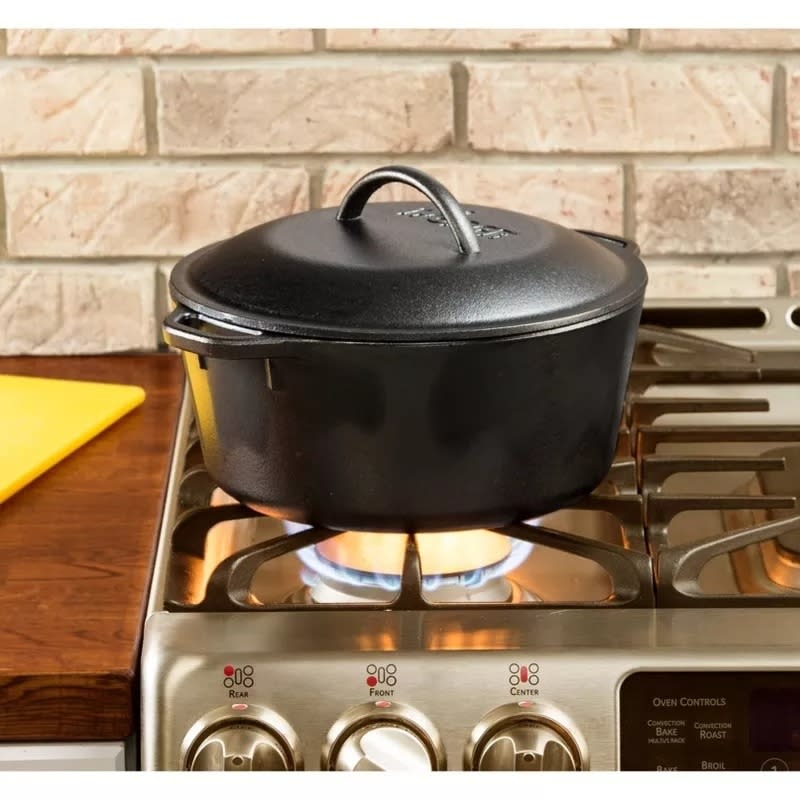 cast iron Dutch oven in black