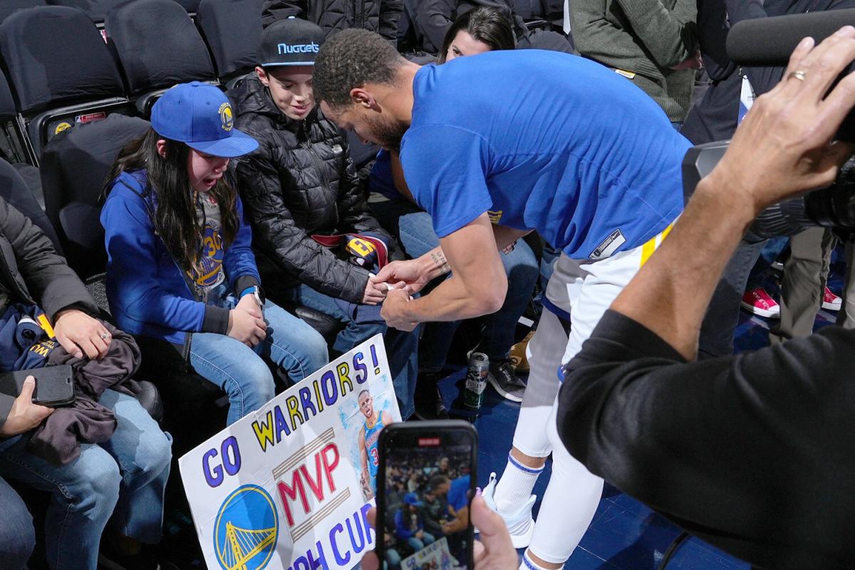 Stephen Curry Surprises Young Fan Who Was Heartbroken When He Didn't Play in Earlier Game