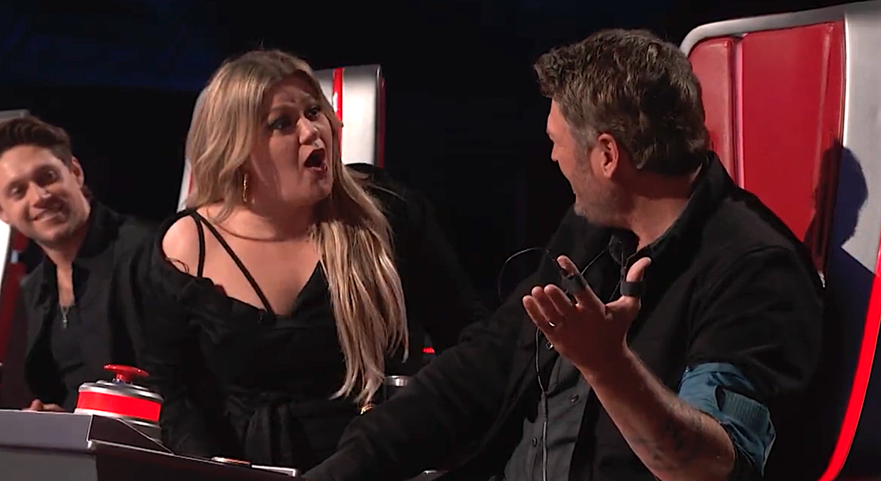 Blake Shelton mostly fails his lie detector test, administered at Kelly Clarkson's request. (Photo: NBC)