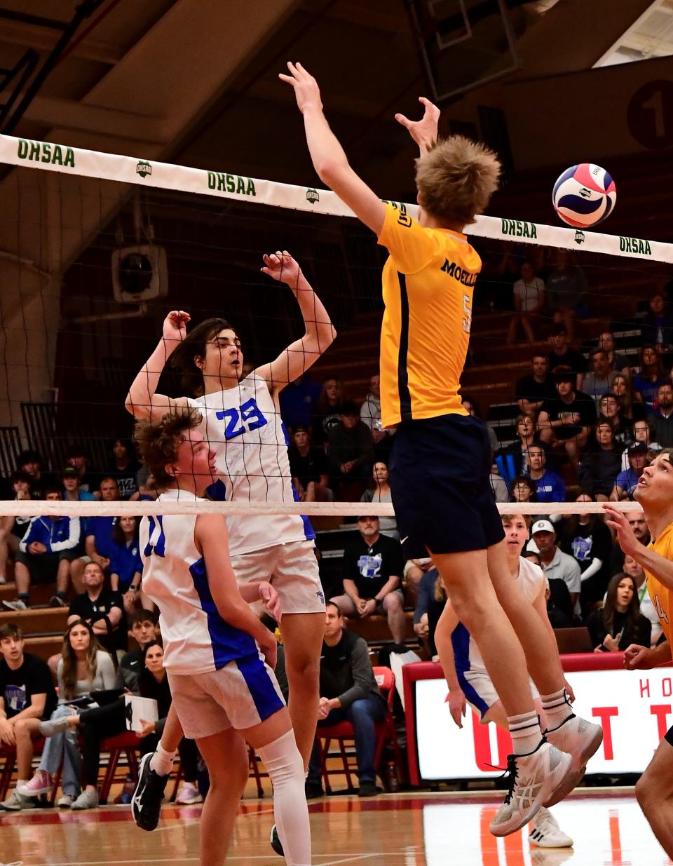 Jack Torson (29) of Olentangy Liberty sees his tip shot land for a point during the Division I state final.