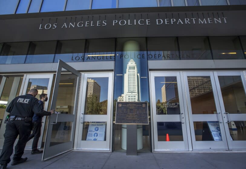 LOS ANGELES, CA - NOVEMBER 16, 2020: Photograph shows the front entrance to LAPD Headquarters on 1st St. in downtown Los Angeles. (Mel Melcon / Los Angeles Times)