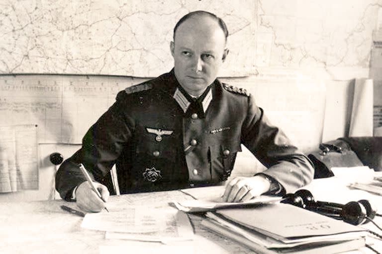 Los principales conciliábulos fueron promovidos por el general de división Henning von Tresckow