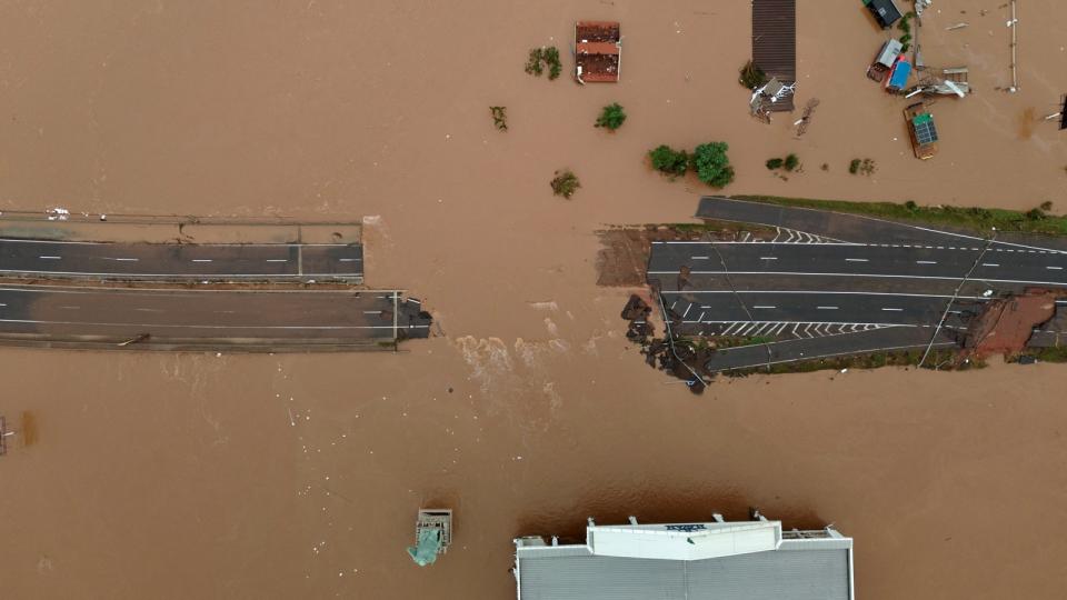 巴西南大河州近日遭暴雨襲擊，已造成56人死亡，州內4座水庫岌岌可危。路透社