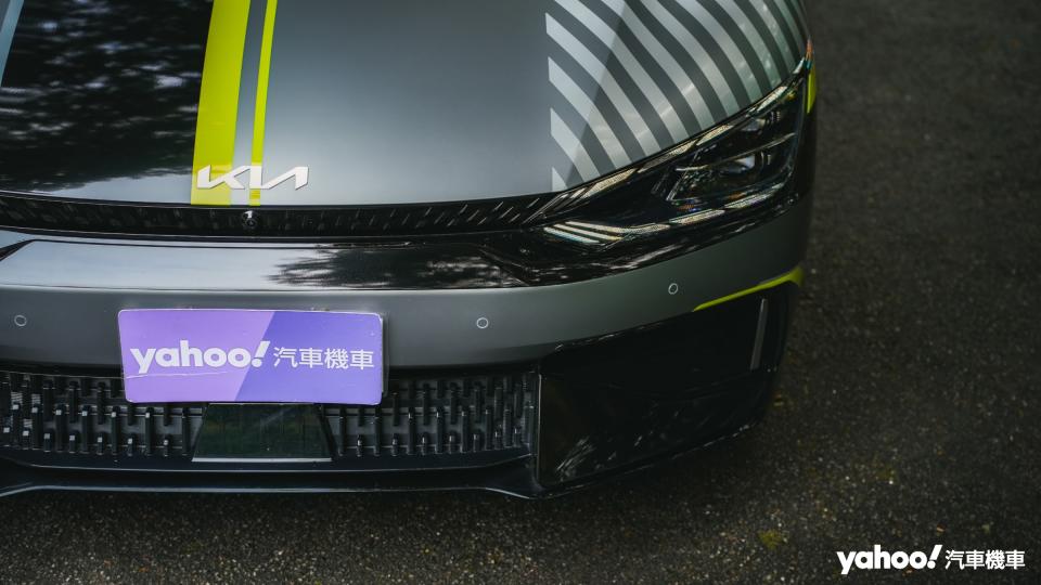 撇除試駕車的特殊貼膜，EV6 GT確實低調到不好分辨。