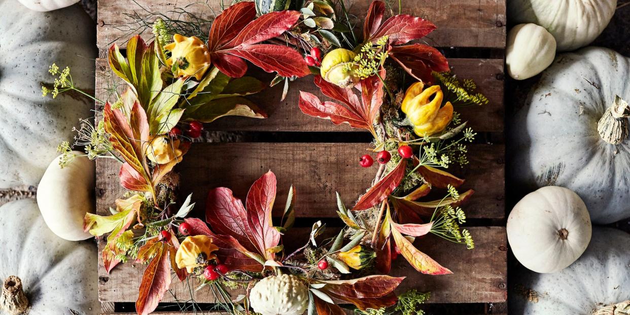 making an autumn wreath