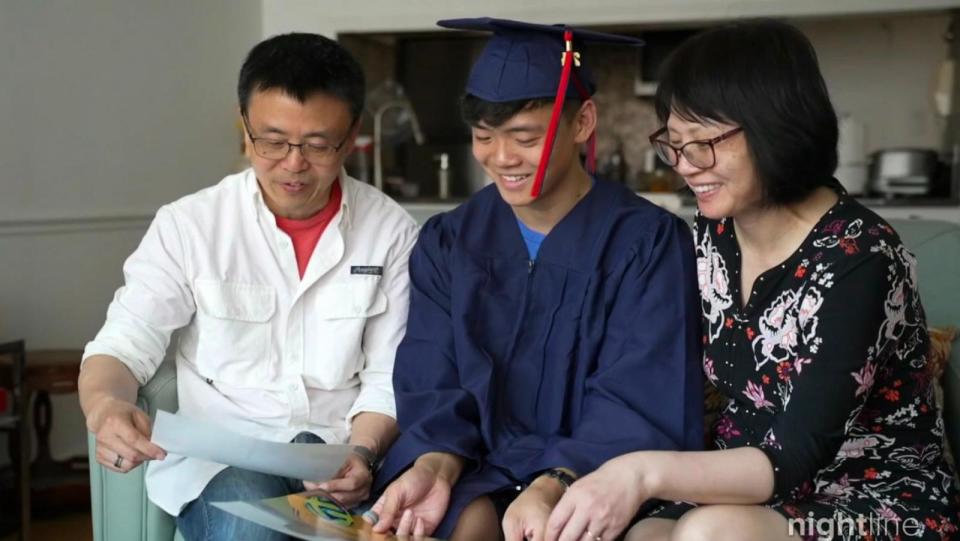 PHOTO: 18-year-old incoming college student David Jiang (middle), whose parents (left and right) immigrated from China over 20 years ago, said Harvard University had been his dream school. (ABC News)