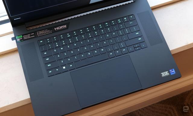 Razer Blade 16 and Blade 18 hands-on at CES 2023 